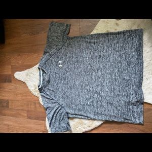 Men’s Under armour shirt